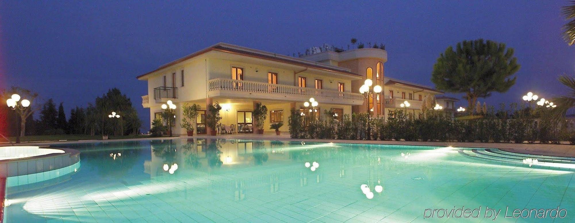 Hotel Parco Serrone Corato Exterior foto