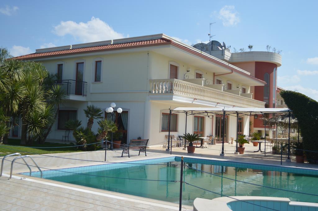 Hotel Parco Serrone Corato Exterior foto